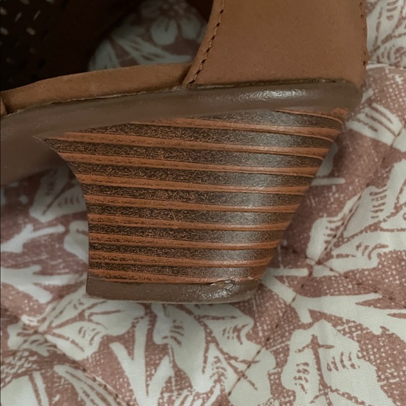 Easy Street Sz 6W Caramel Brown Peep-Toe Ankle Boots Shooties Zip Back - Picture 10 of 12